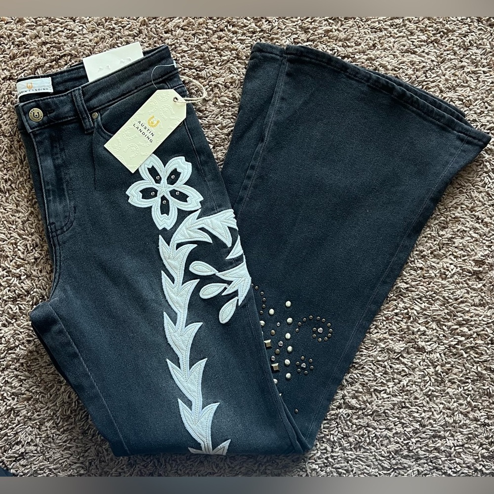 🔥✔️ Black Friday NWT Austin Landing Studded Western Mid Rise Flare Jeans Sz 9/29 - Picture 10 of 16